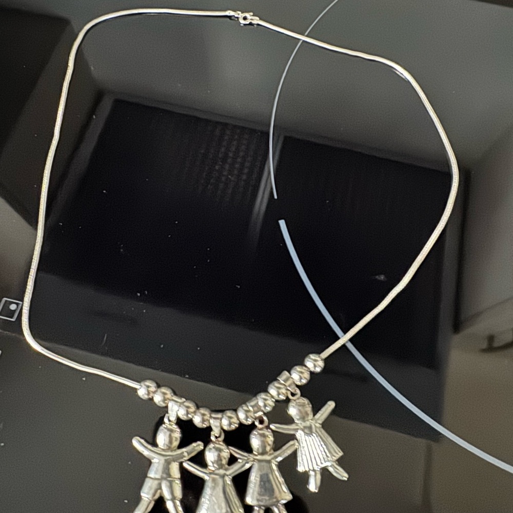 FAMILY . 925 Elegant  Charm Necklace made in Italy like new